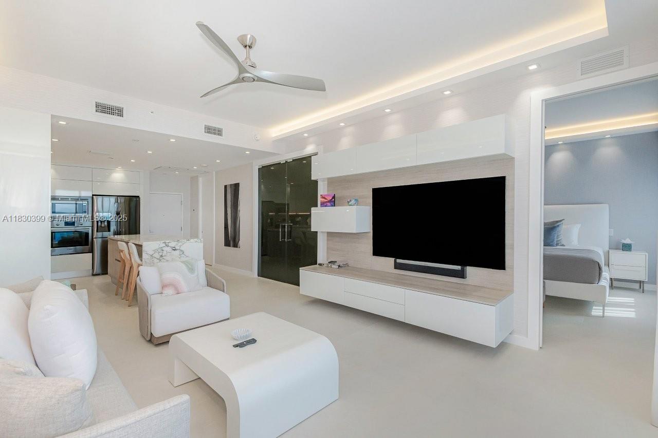 2301 Collins Avenue – photo 5