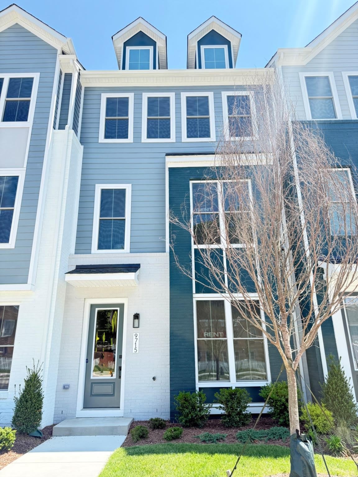 9715 GRANT Avenue – photo 1