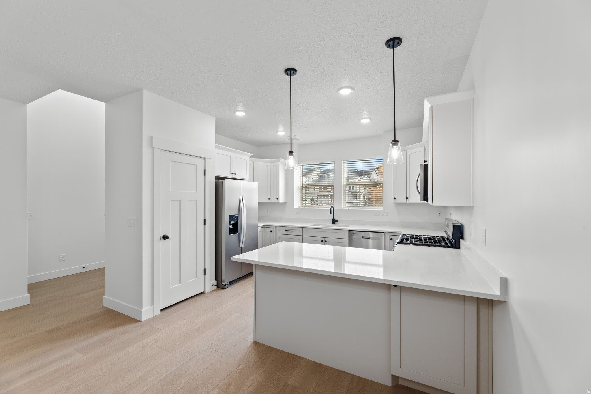1475 W Skyline Dr – photo 3