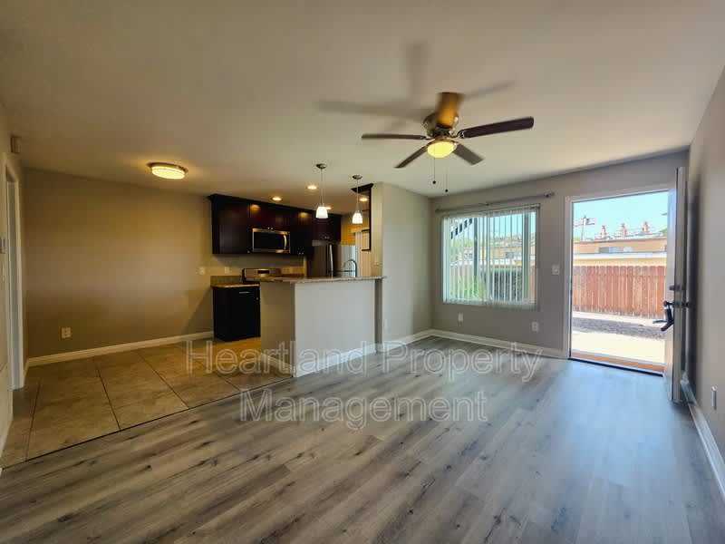 3430 Helix St. – photo 4