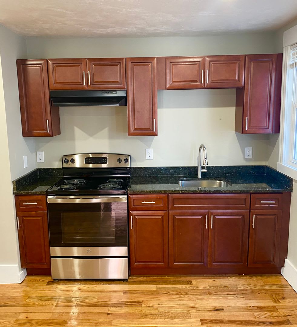 SALEM 3-Bed, 1-Bath – photo 1