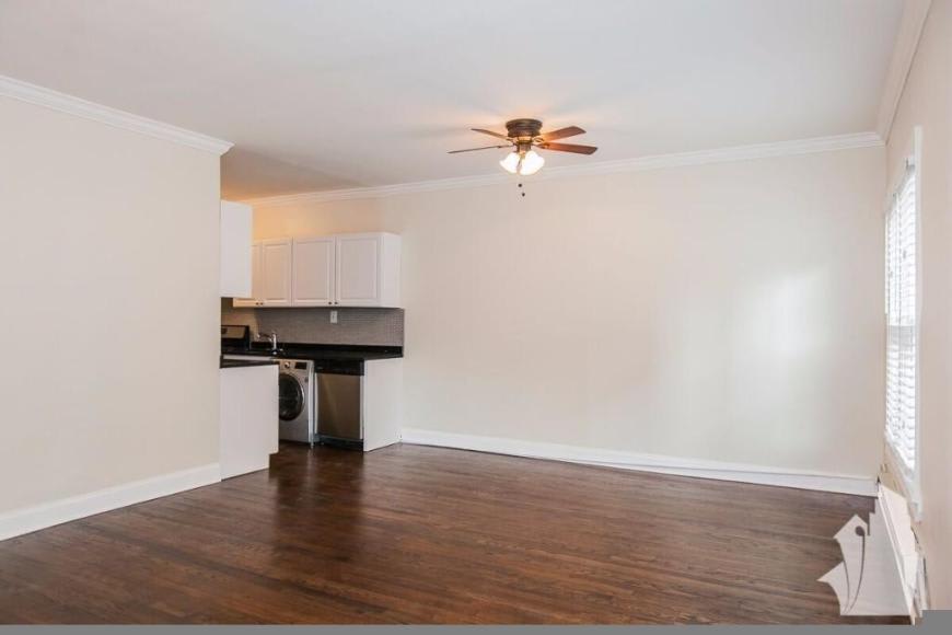 730 W Roscoe St – photo 2