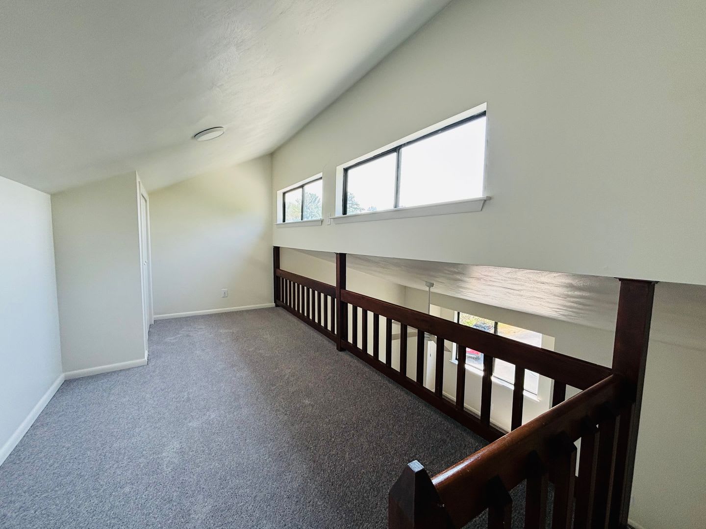 2 Bedroom, 2.5 Bath Townhouse – photo 5