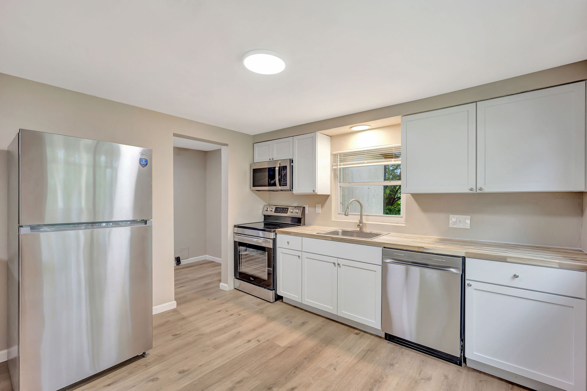 90 Miami Street – photo 2