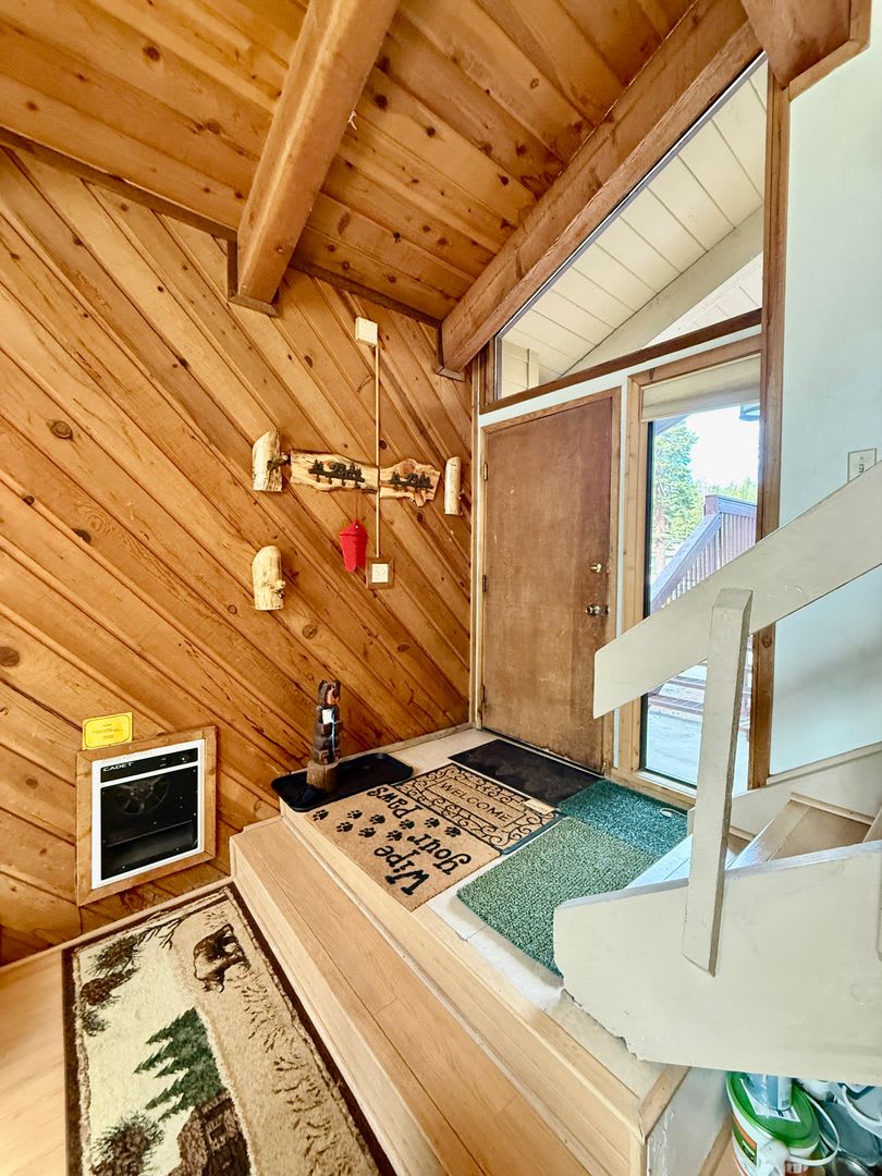 Fully Furnished 2BD/2BA Mountain Townhome – photo 3