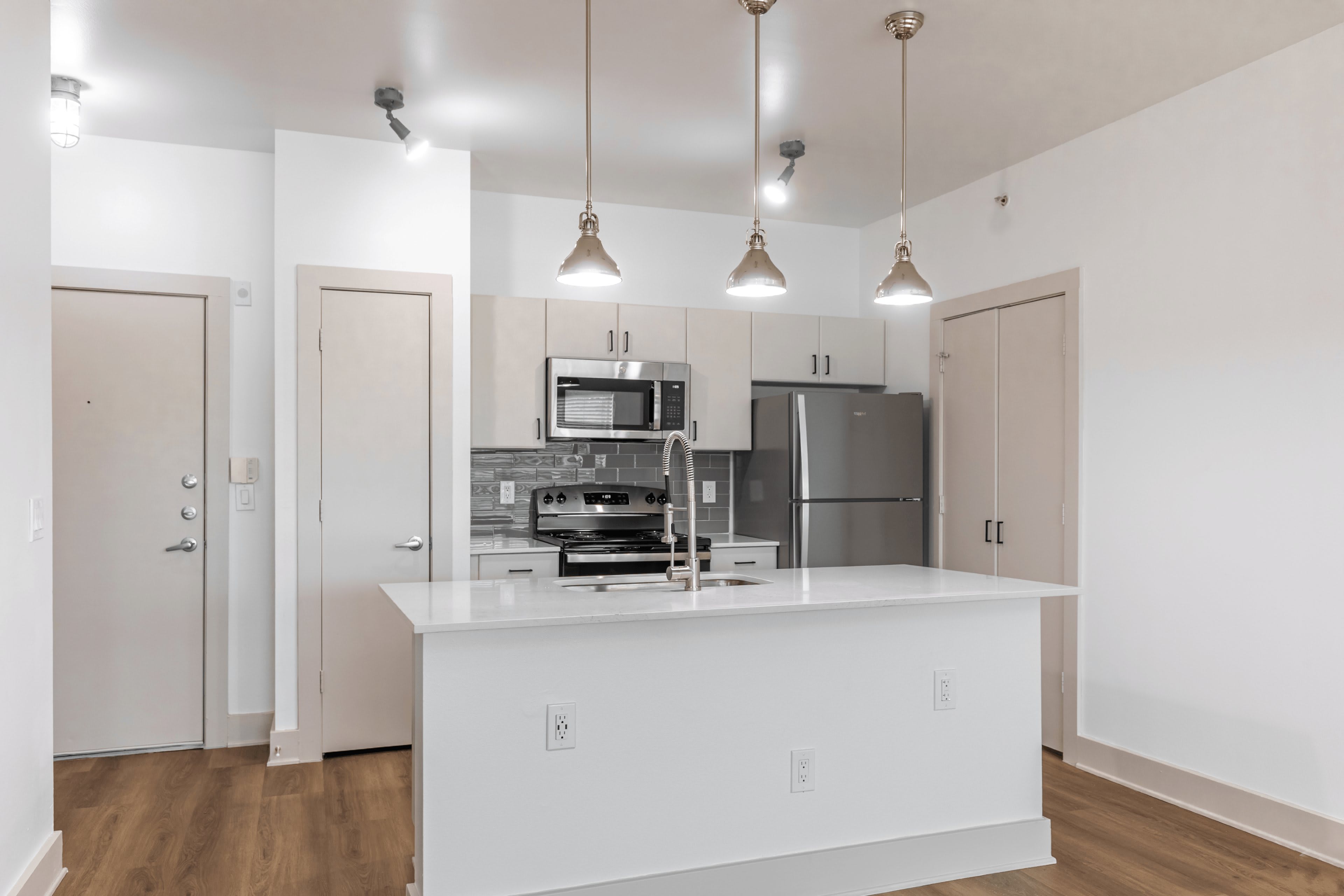 5225 Maple Avenue – photo 1