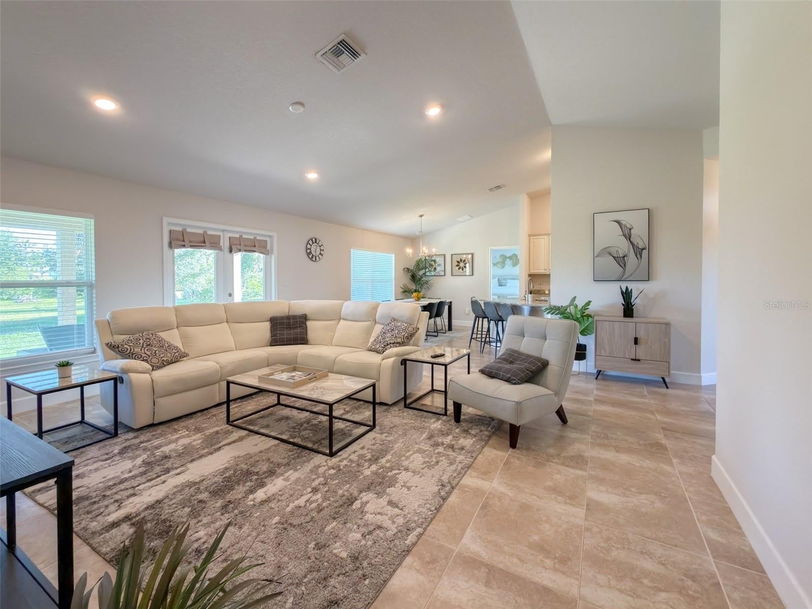 249 ROTONDA Boulevard W – photo 2