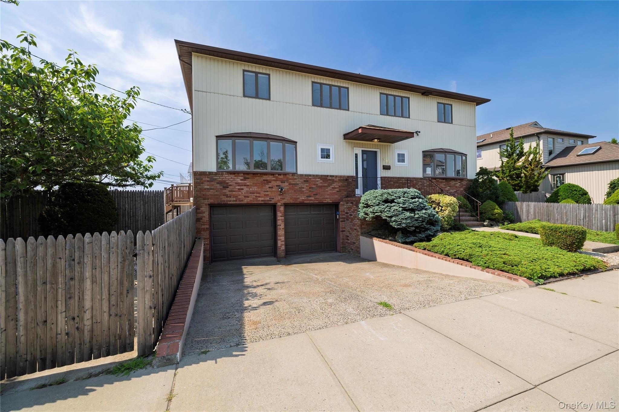 580 E. Pine Street – photo 2