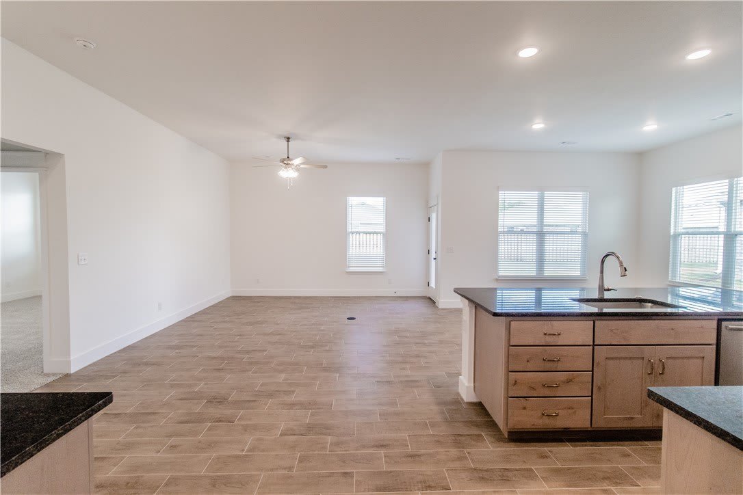 801 Lewis Street – photo 4