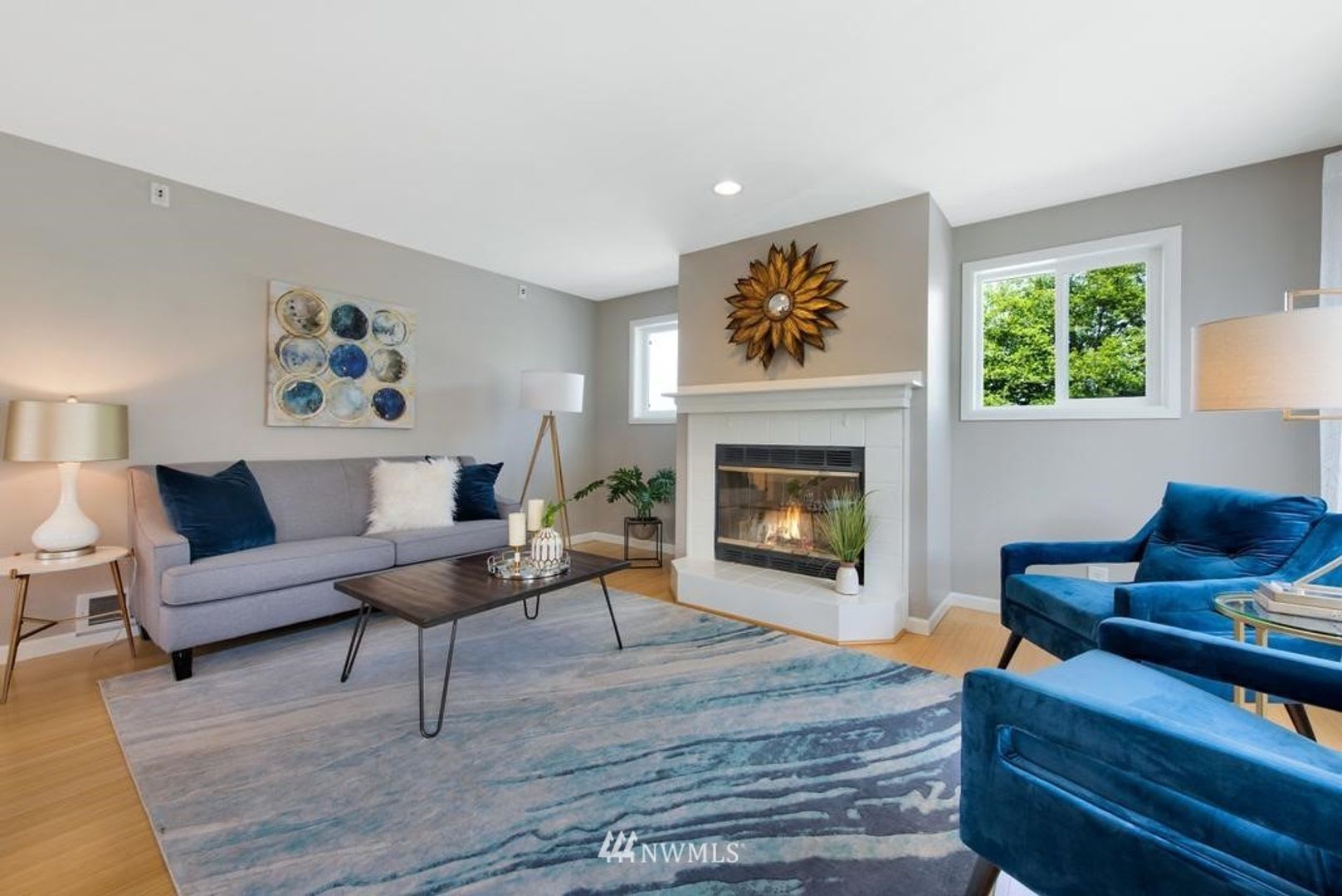 Spacious 2 Bedroom Condo in Queen Anne available NOW for $3550! – photo 3