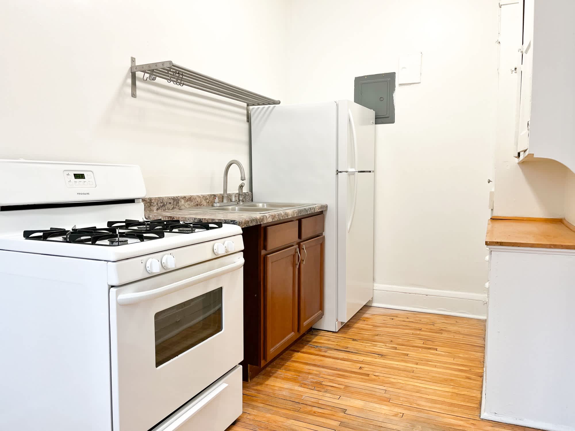 Oakview Apartments – photo 2