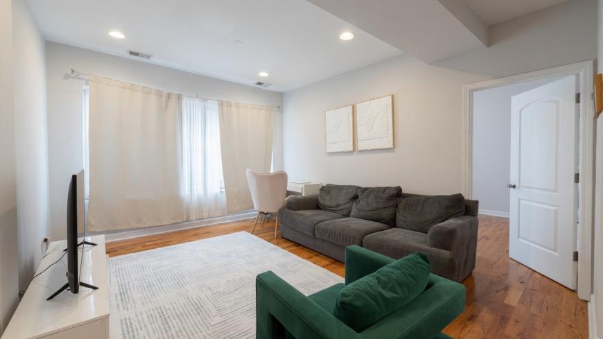 7225 N Rogers – photo 4