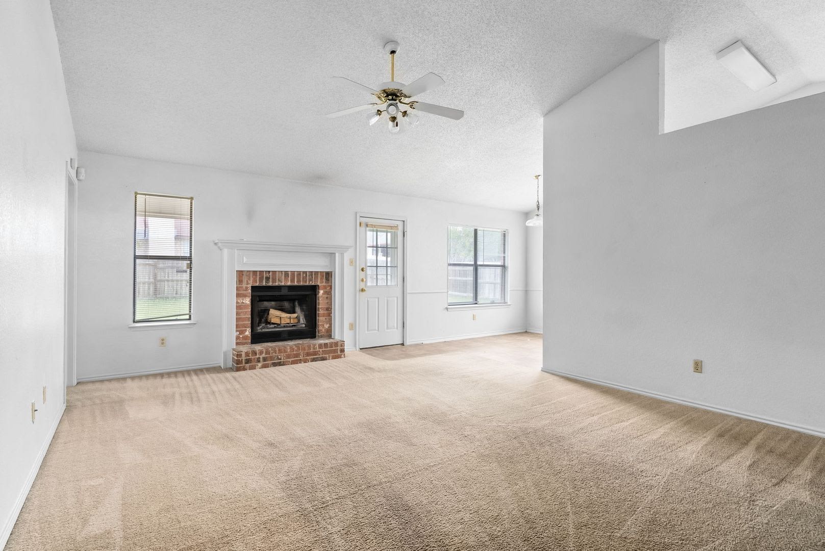 4203 Vicki Drive – photo 2