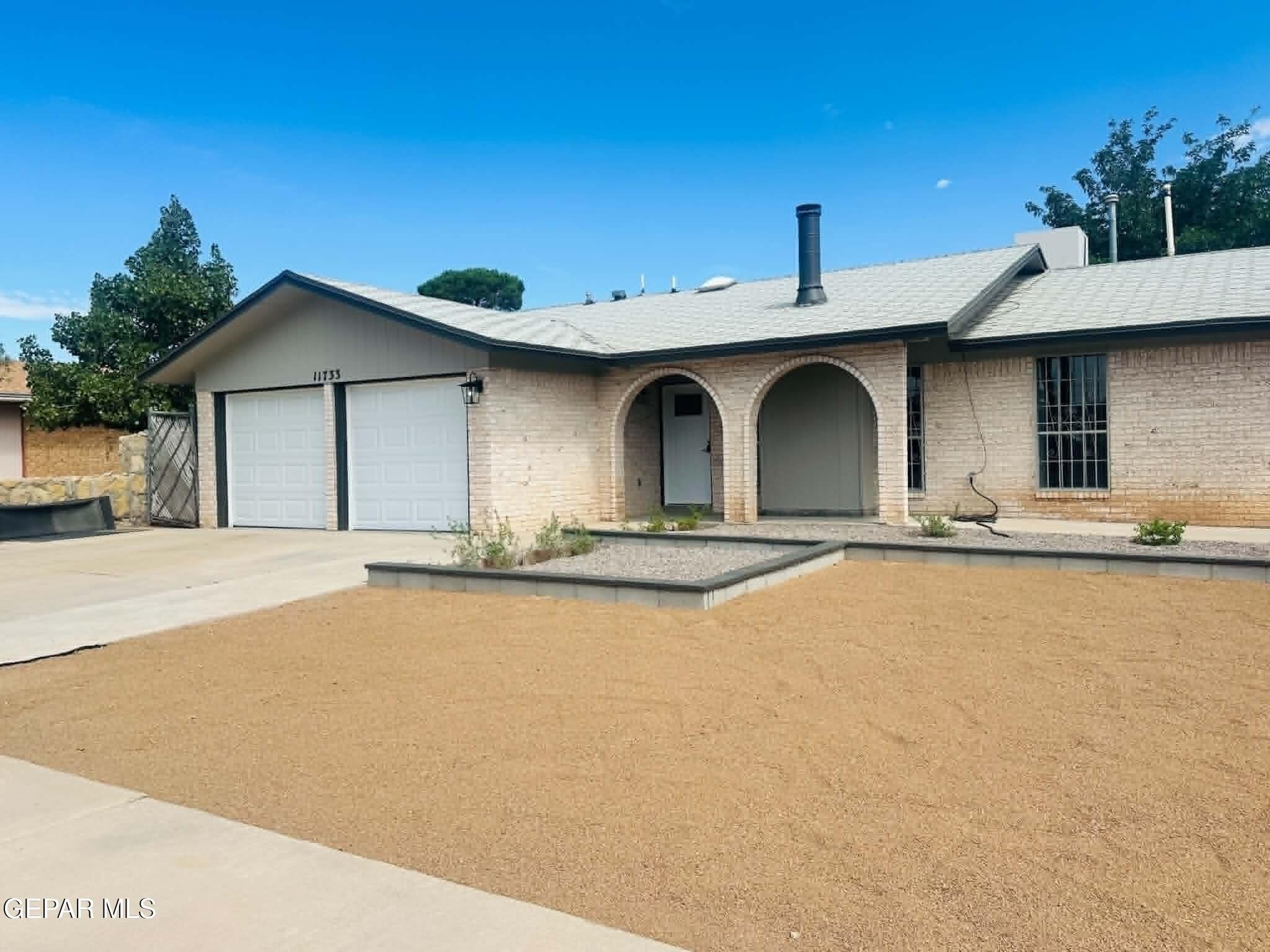 11733 LORRI Drive – photo 2