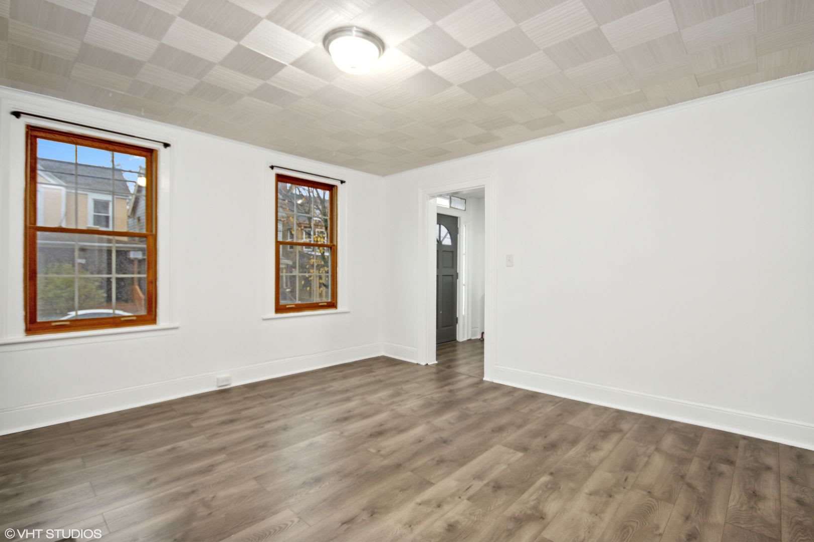 Stylishly Renovated 3 Bedroom 2 bathroom House – photo 2