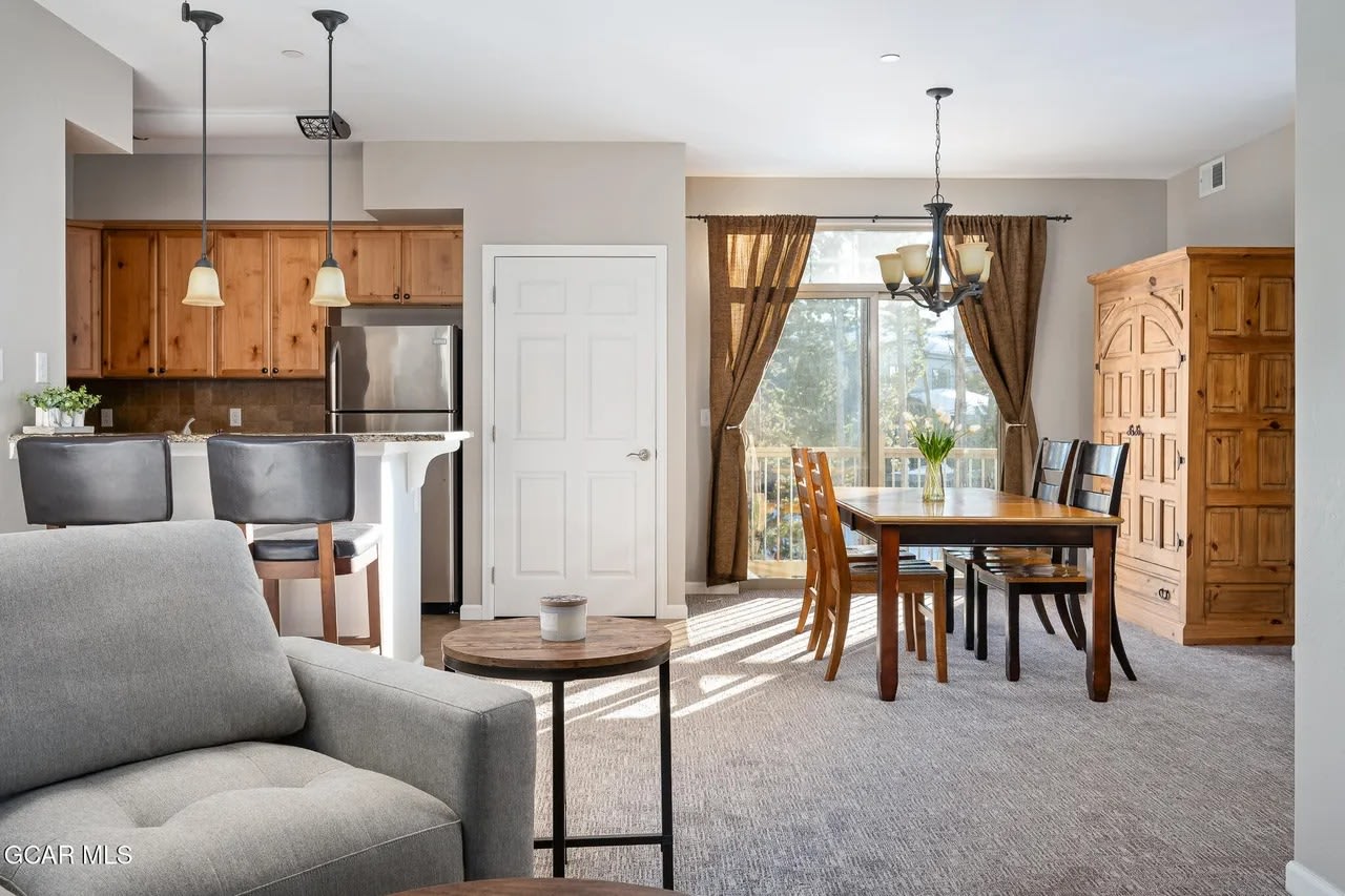400 Cougar Avenue – photo 3