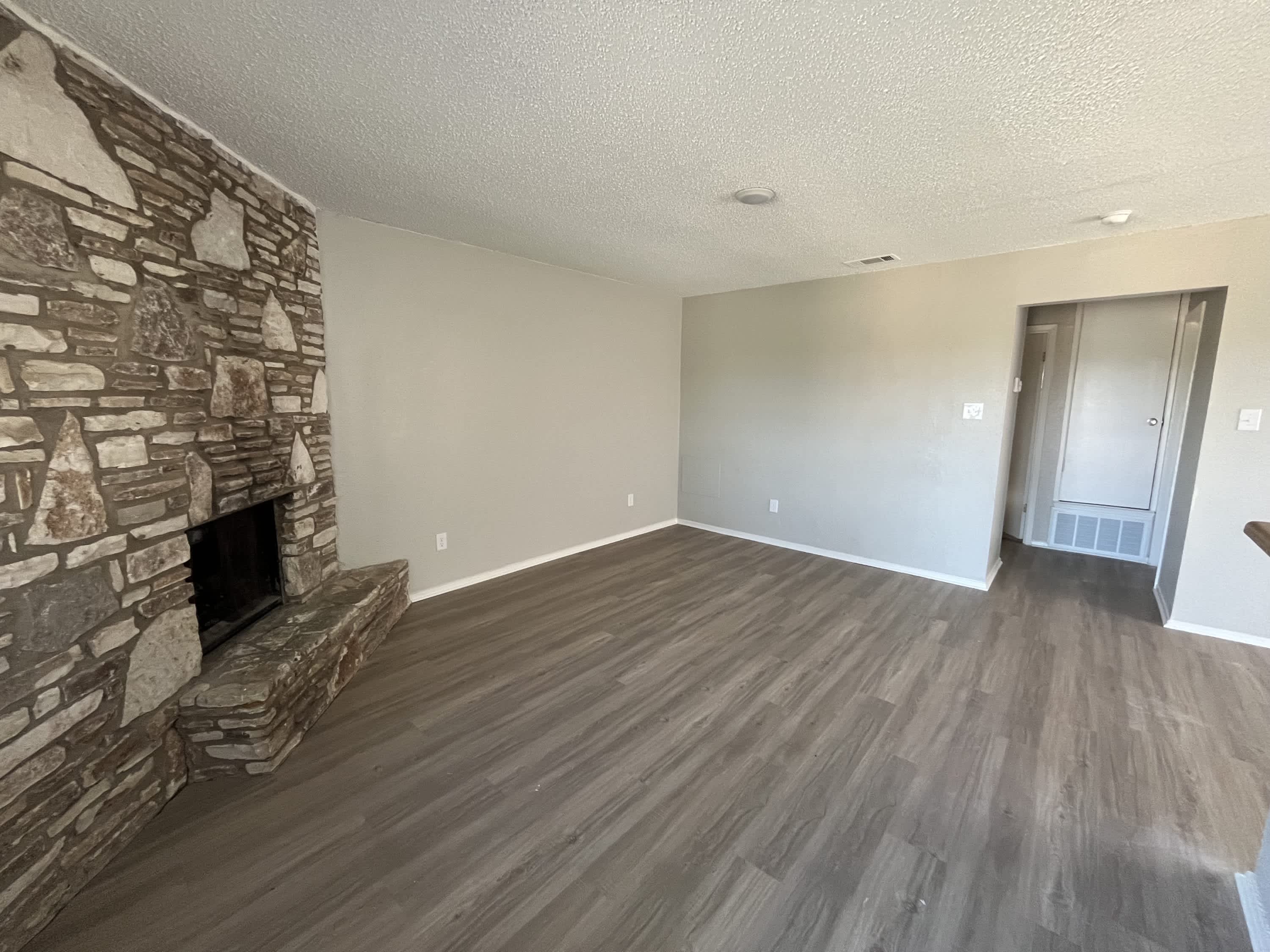 815 Bracewood Circle A – photo 2