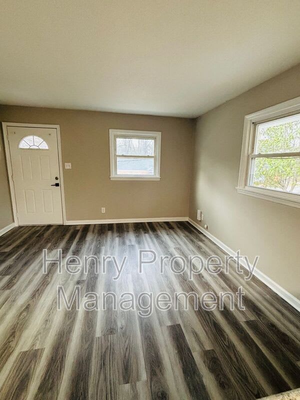 1120 Drew Street – photo 2