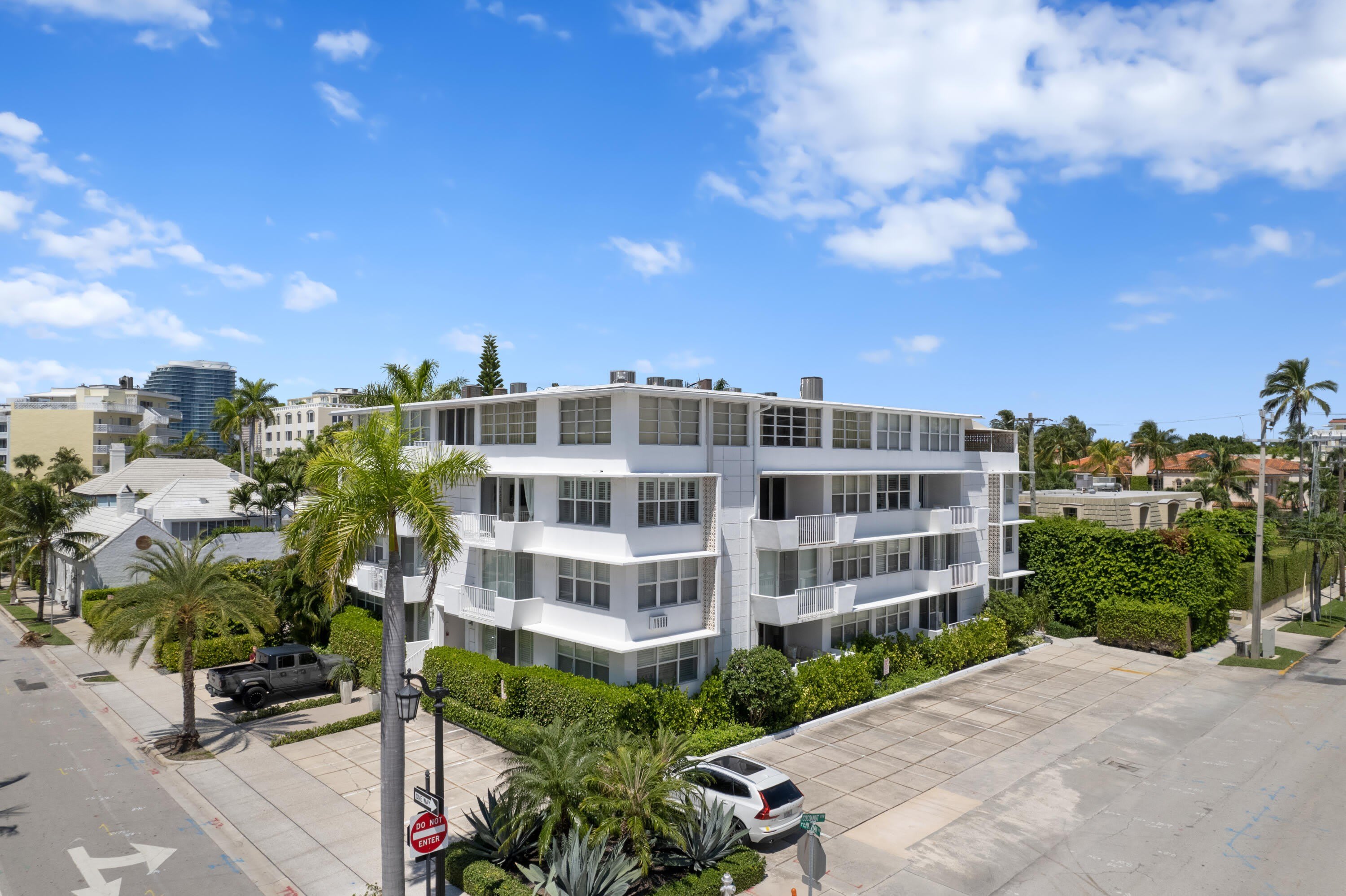 401 Peruvian Avenue – photo 1