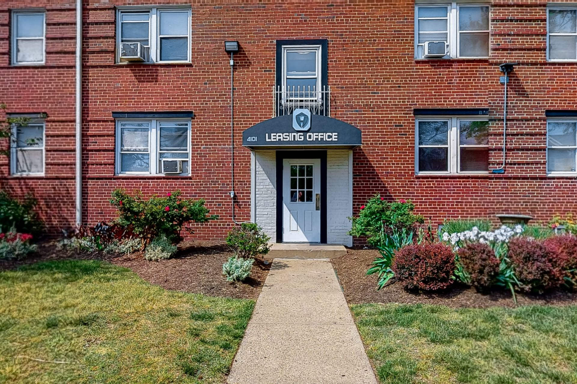 Hillcrest Village Apartments – photo 3