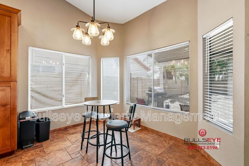 23424 N 42nd Drive – photo 5