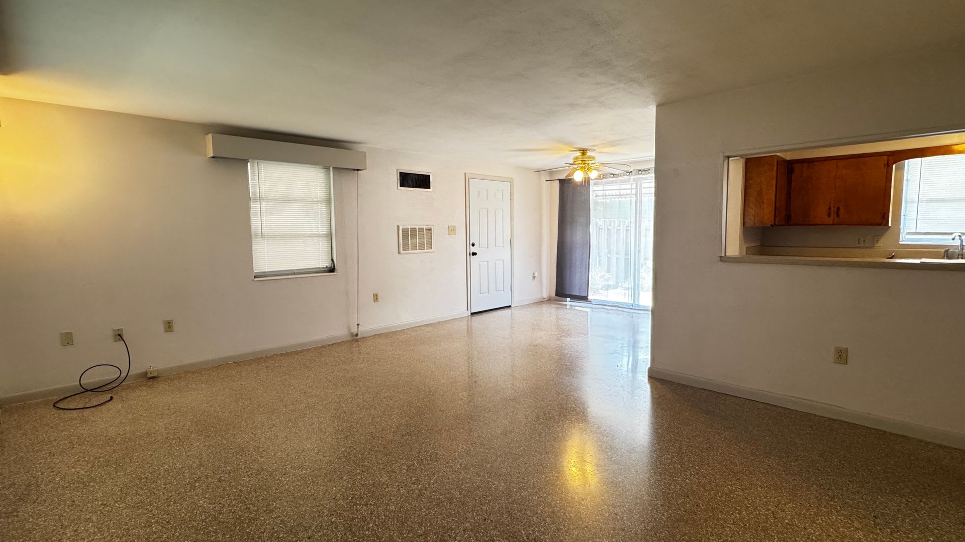 Charming 3-Bedroom Home in Dunnellon – Spacious Living with Modern Comforts! – photo 2