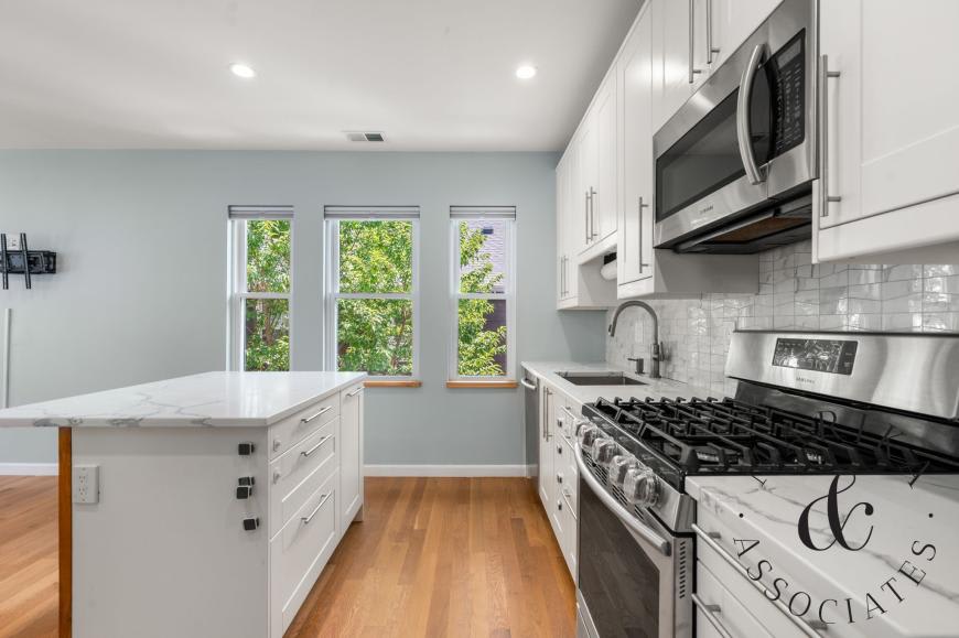 576 Lagrange St. – photo 3
