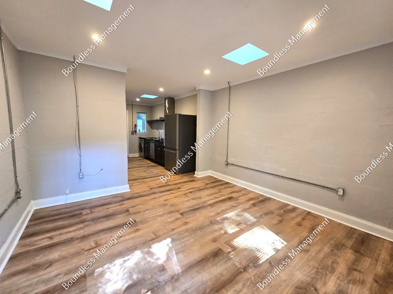 712 Highland Ave NE – photo 4