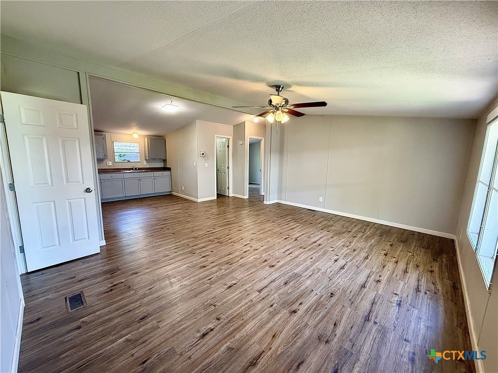 319 E Zipp Road – photo 4