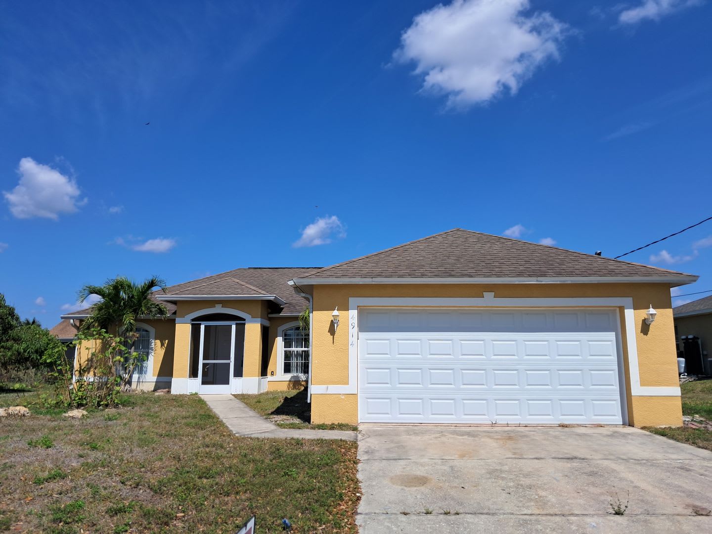 Beautiful Lehigh Home *** $500 off 1st month rent *** – photo 1