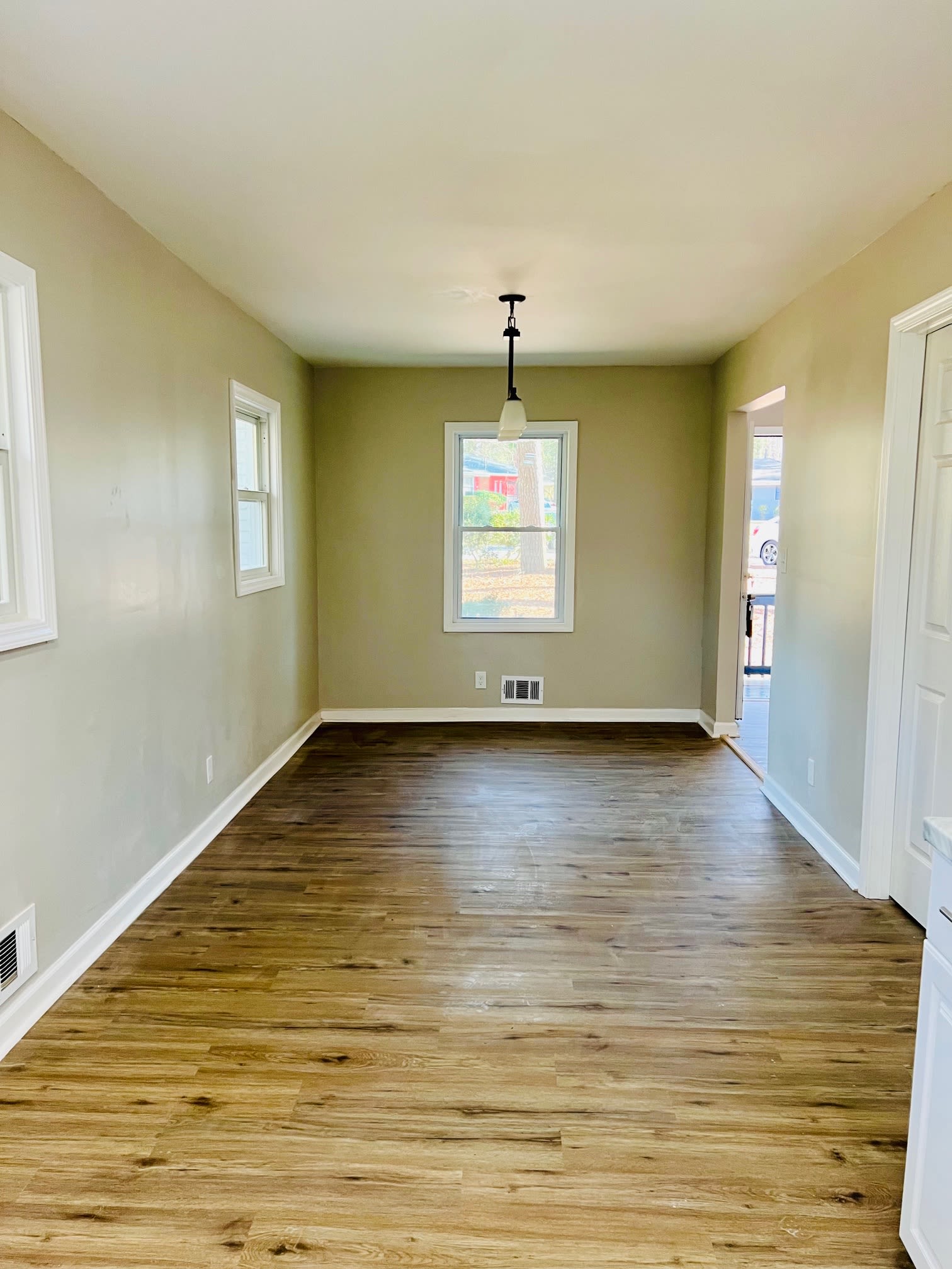 2535 Susan Lane Southwest – photo 2