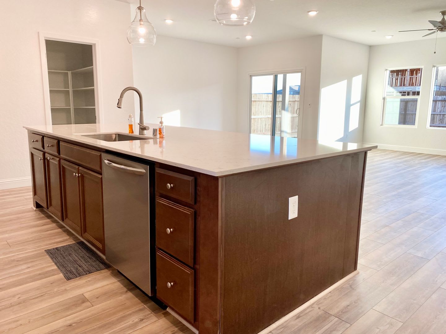 Beautiful 3 Bed / 2 Bath Lennar Home in the Riversone Community – photo 5