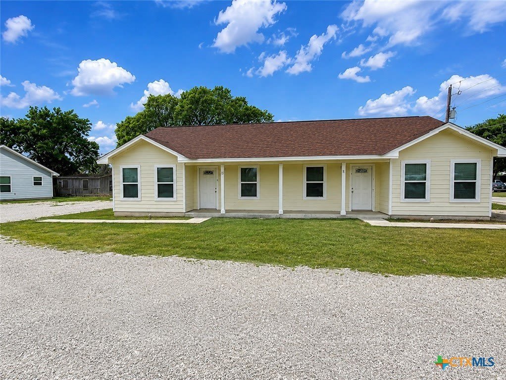 661 W Austin Street – photo 1