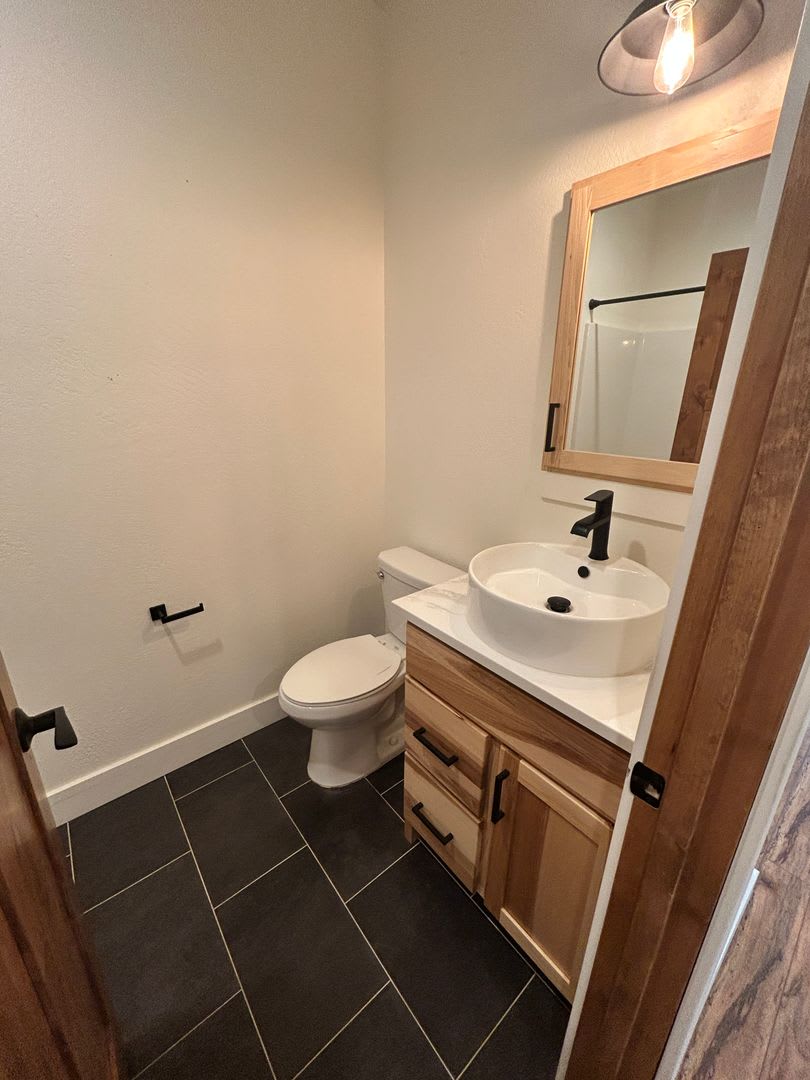 2 Bed 2 Bath Home with Garage in Hamilton – photo 5
