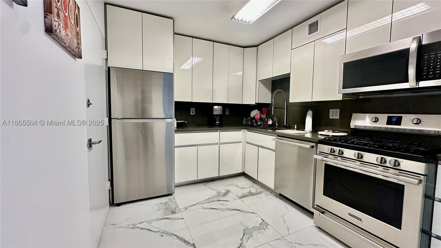 2030 S Ocean Dr – photo 5