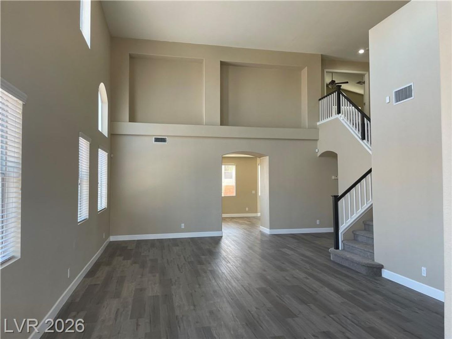 Gorgeous 5 bedroom in Henderson – photo 3