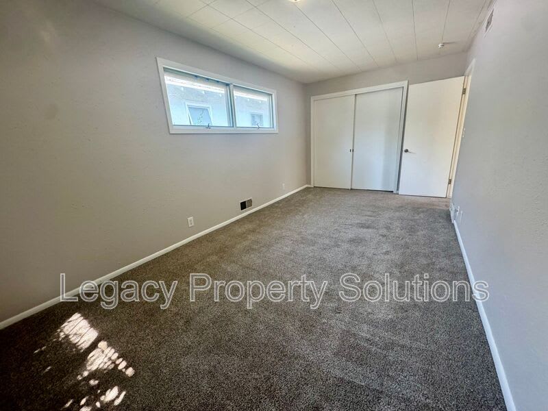 702 W Ave A – photo 2