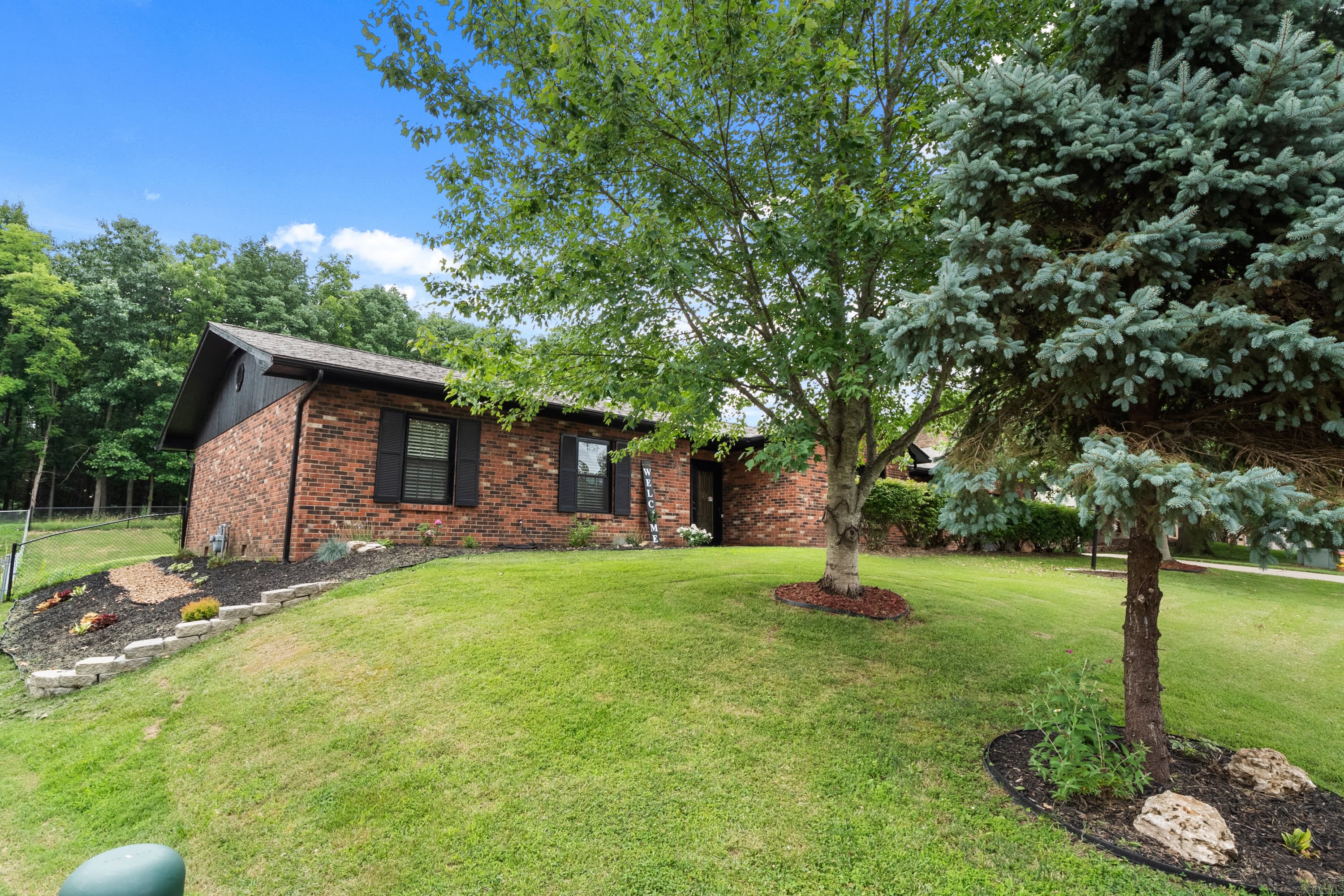 22 Sir Lawrence Drive – photo 2