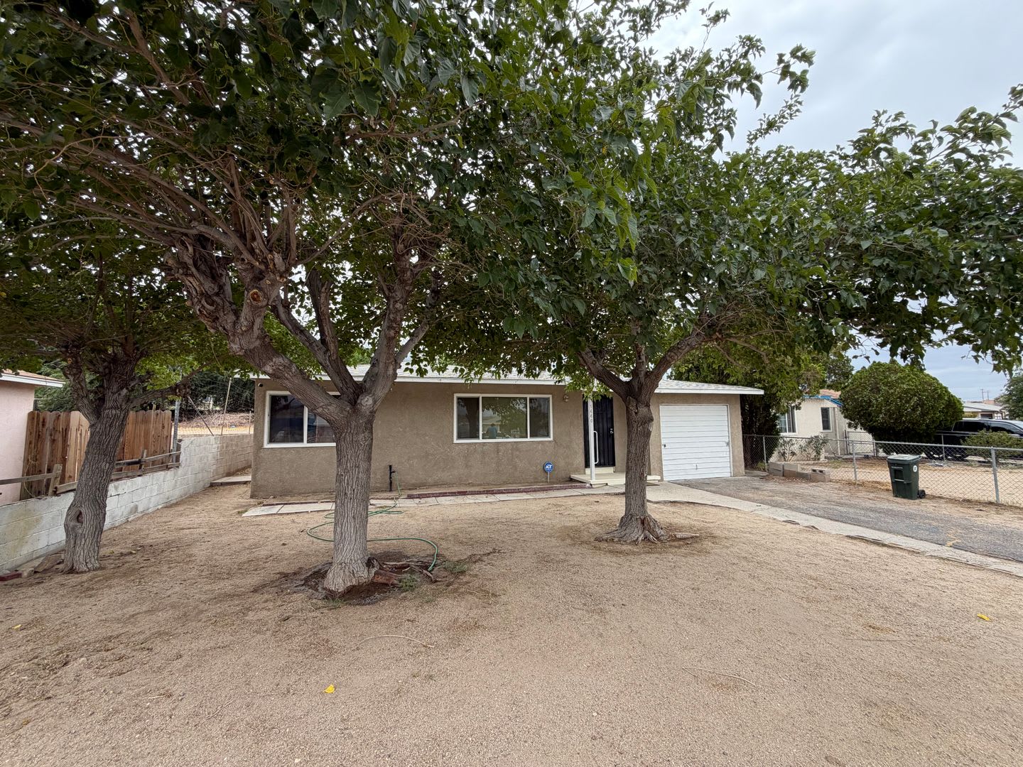 Move In Special 1 2 Off 1St Month S Rent Oac 650 Credit Score On A 1 Year Lease 4 Bedroom 2 Bathroom House With Fenced Yard 1 Car Garage – photo 2