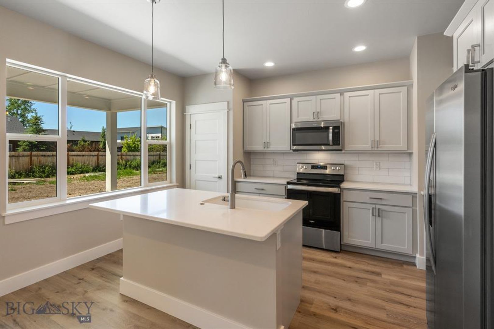 4 Bedroom Modern Townhome! – photo 4