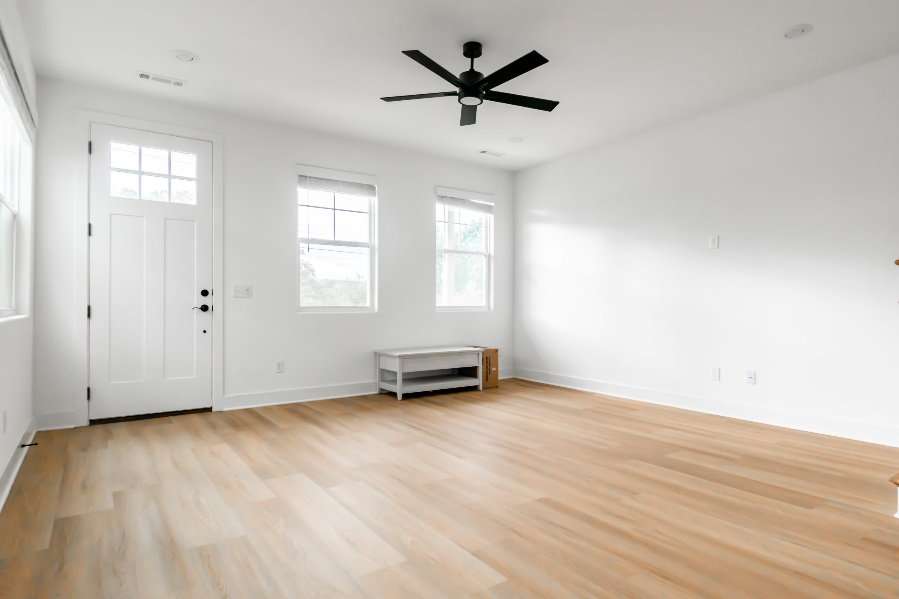 1599 Brooks Avenue – photo 2