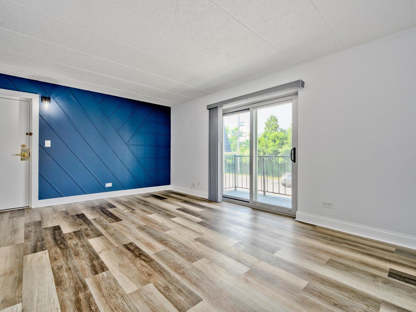 3849 N Parkway Drive – photo 2