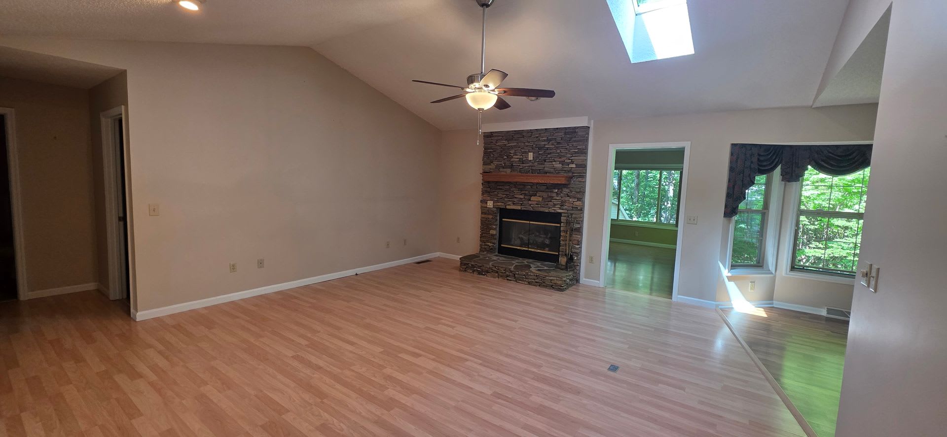 Great location, convenient to everything! – photo 2