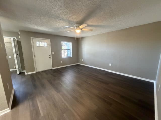 4400 Millwood Rd Apt E – photo 4