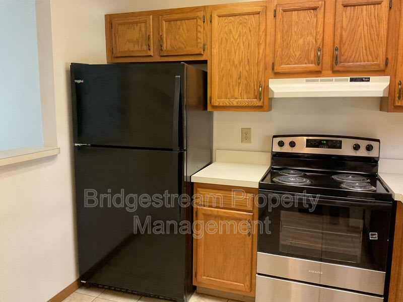 4595 Burchdale St – photo 3