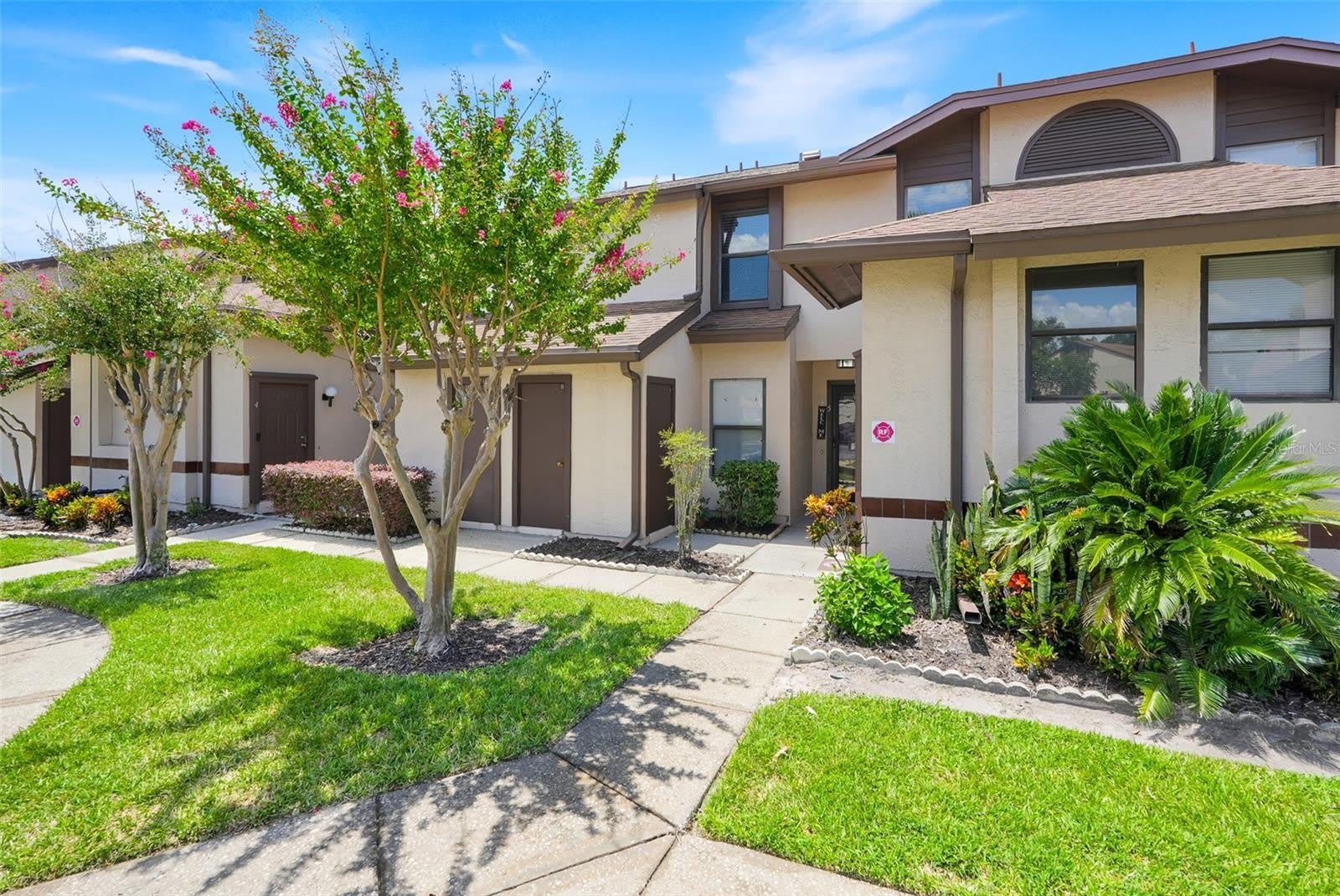 3112 S SEMORAN Boulevard – photo 1
