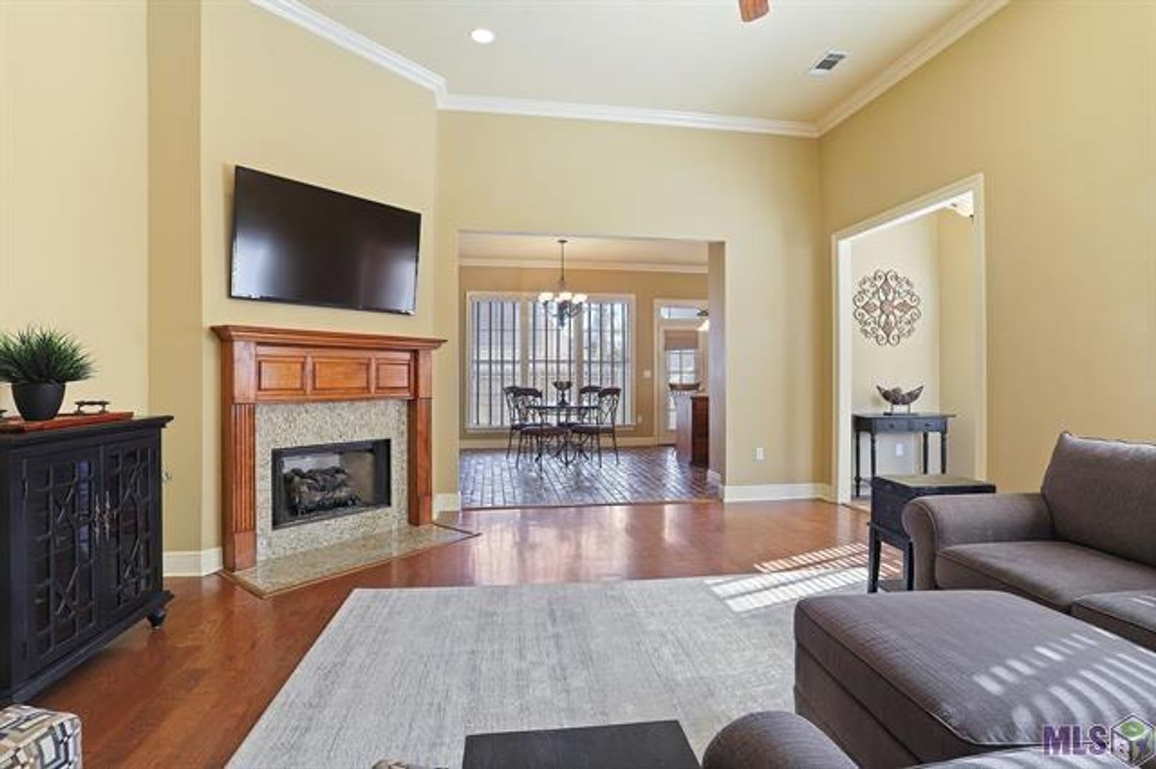 Spacious 3 Bedroom Home In Desirable Manchac Commons – photo 3
