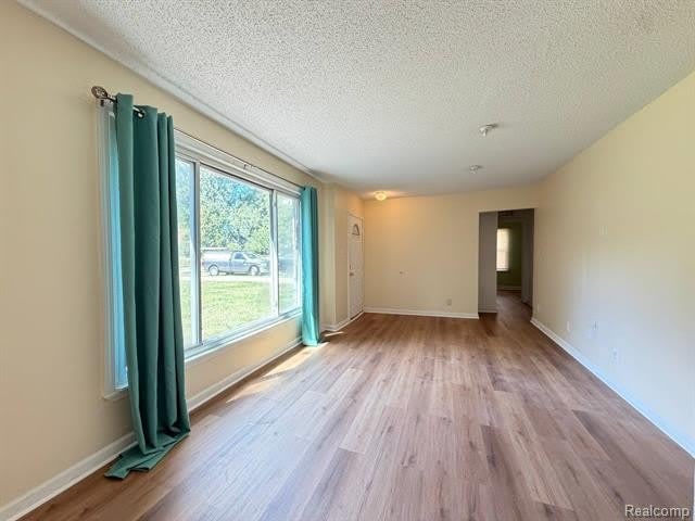 15024 Lyons Street – photo 4