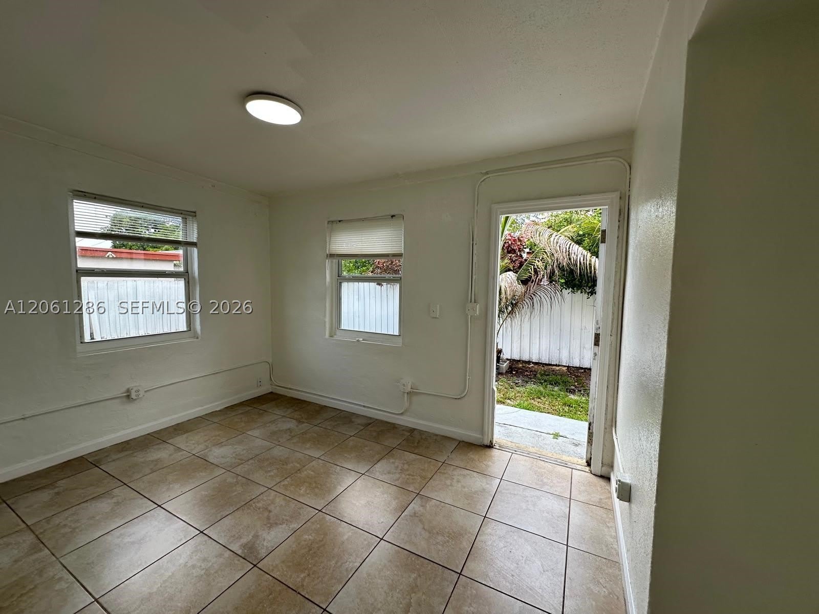 728 SW 6th St – photo 5