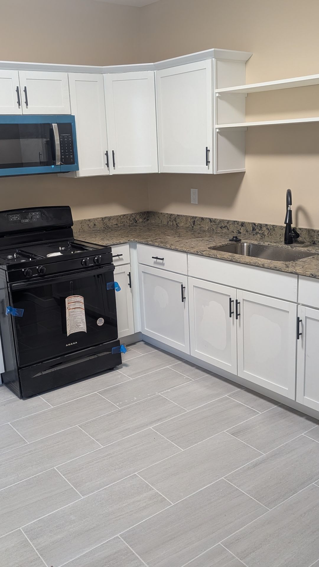 Newly Renovated Two-Bedroom – photo 3